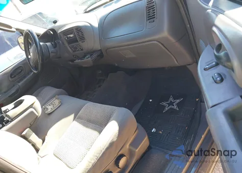 2002 Ford F-150 Lariat/Xlt из США, поврежденный, VIN 1FTRW07672KE40157